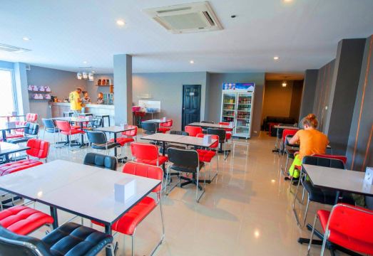 Dwella SuvarnabhumiHotel Overview