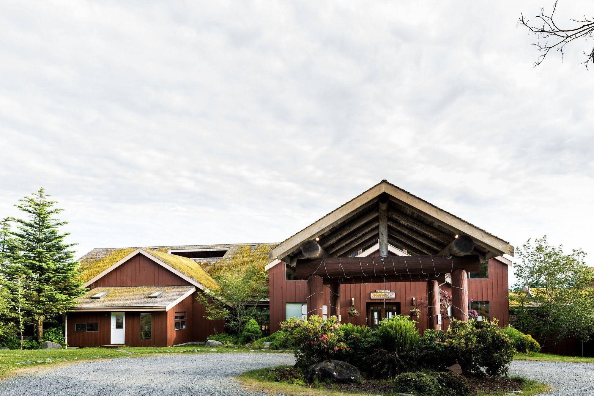 Tsa-Kwa-Luten Lodge Over view