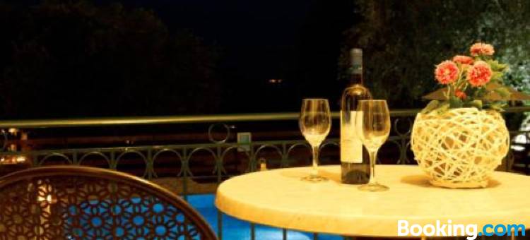 雷娜塔别墅(Villa Renata -Pool, Large Garden & Free Parking, 2 Minutes Walk from the Beach)图片