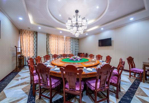 Luxotel Inn Hotel Overview