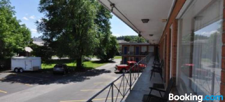 西罗克附近的经济旅馆(Budget Inn Near WestRock)图片
