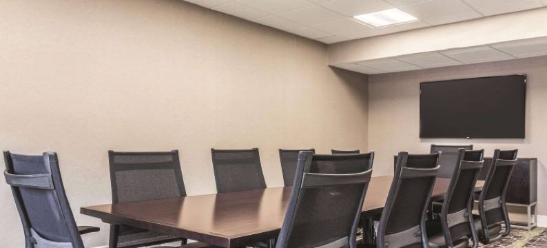 什里夫波特机场拉昆塔温德姆套房酒店(La Quinta Inn & Suites by Wyndham Shreveport Airport)图片