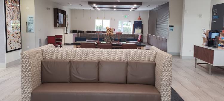 Holiday Inn Express 坦帕北 - 电信公园(Holiday Inn Express Tampa N I-75 - University Area)图片