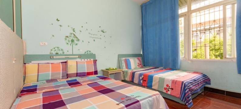 月亮湾住宿(武汉工程科技学院湖北生态工程职业技术学院店)图片