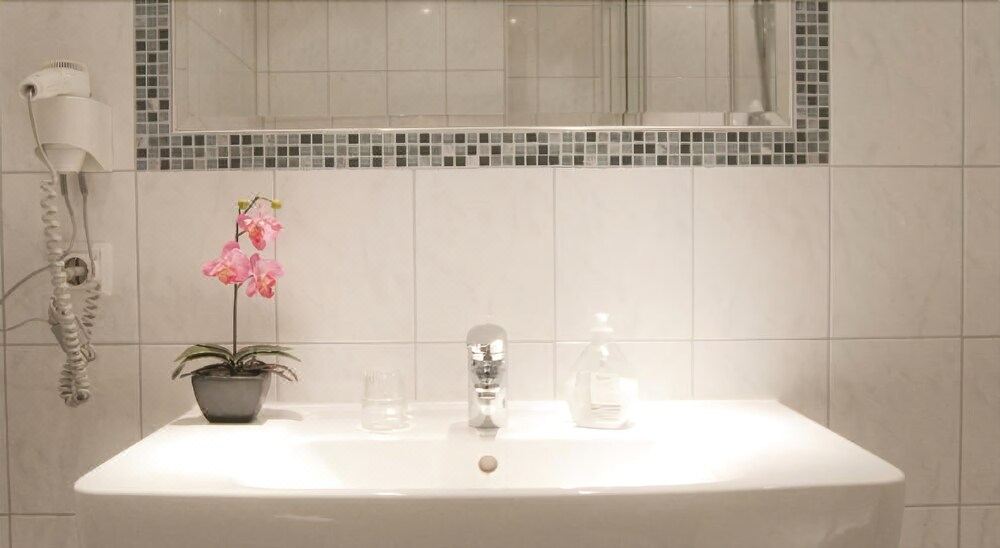 Hotel Haus Am Park Hotel Reviews And Room Rates
