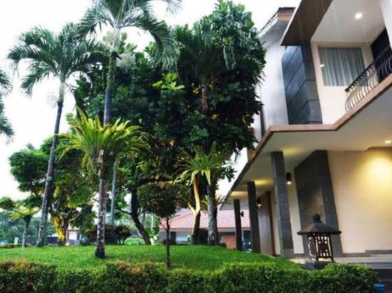 Grage Sangkan Hurip Resort Spa Hotel Reviews And Room Rates
