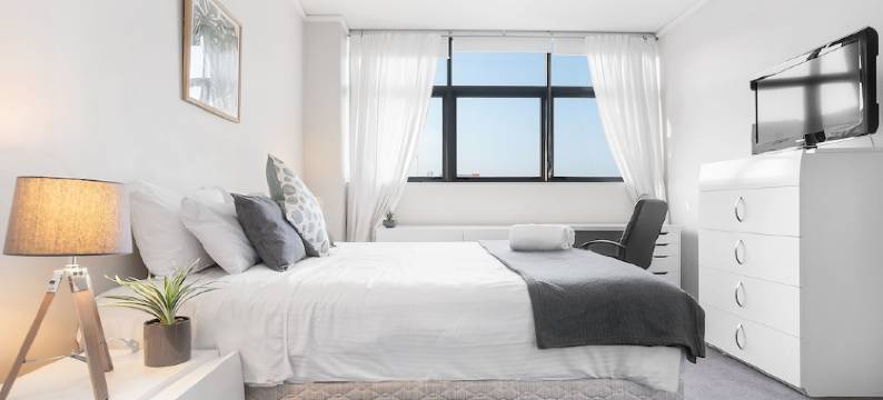 购物中心上方 3 居顶层房酒店(3Br Penthouse above a Shopping Mall)图片