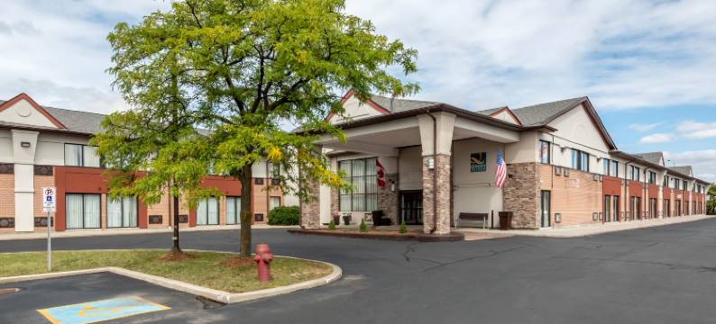 品质酒店及套房(Quality Inn & Suites 5585 Ambler Drive Mississauga Ontario)图片