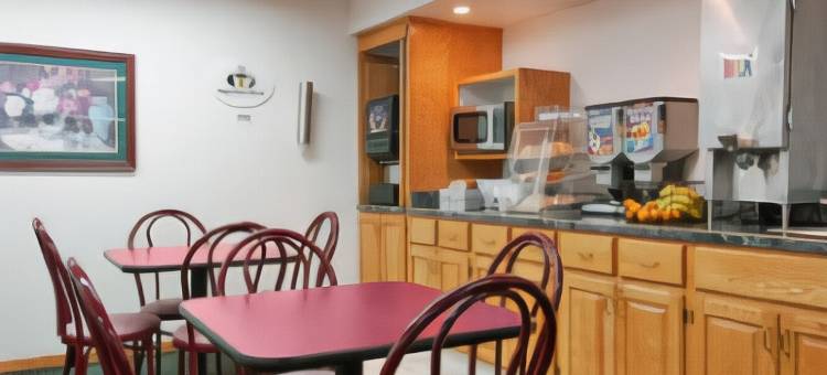 奥马哈埃普利机场-卡特湖温德姆速8酒店(Super 8 by Wyndham Omaha Eppley Airport/Carter Lake)图片