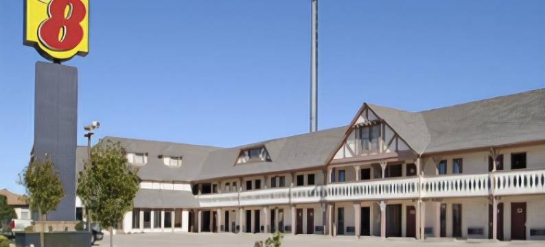 穆尔城温德姆速8酒店(Super 8 by Wyndham City of Moore)图片