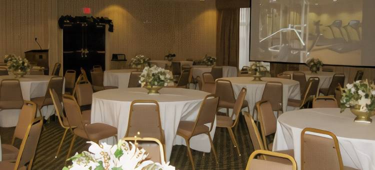 十字路贝斯特韦斯特优质套房酒店(Best Western Plus Crossroads Inn  Suites)图片