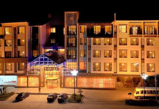 Jasper International Hotel Hotel Overview