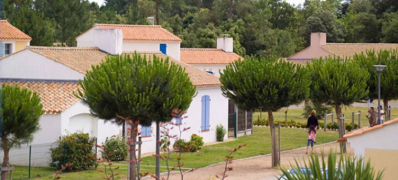 玛登瓦康斯鲁朵梦纳德文玛丽纳斯酒店(Madame Vacances le Domaine de Vertmarines)图片