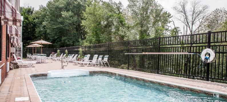 舒适套房酒店(Comfort Inn & Suites Sturbridge-Brimfield)图片