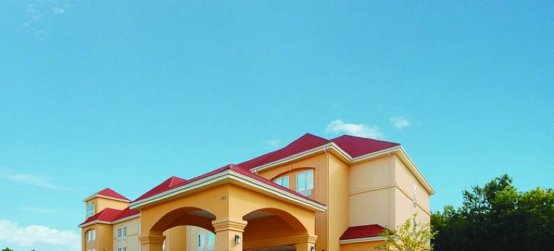 亨茨维尔机场麦迪逊拉昆塔温德姆套房酒店(La Quinta Inn & Suites by Wyndham Huntsville Airport Madison)图片