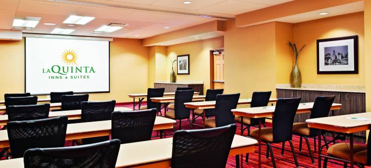 芝加哥市区拉昆塔温德姆套房酒店(La Quinta by Wyndham Chicago Downtown)图片