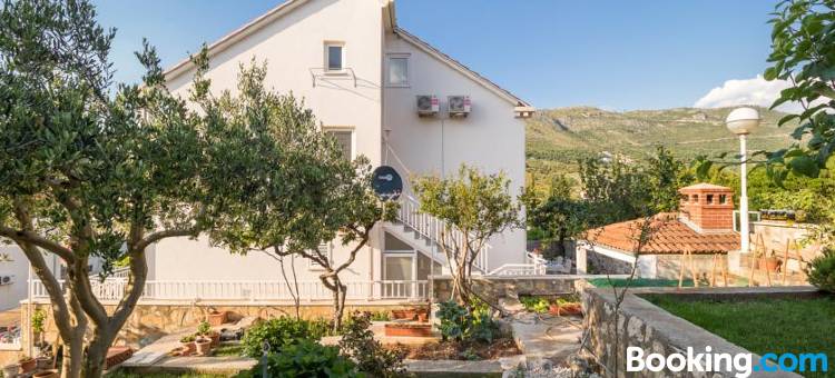 皮娜旅馆(Apartments Pina)图片