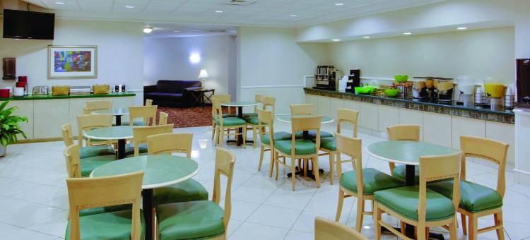 波士顿安多弗拉昆塔温德姆套房酒店(La Quinta Inn & Suites by Wyndham Boston-Andover)图片