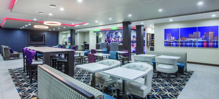 查尔斯湖西湖拉昆塔温德姆套房酒店(La Quinta Inn & Suites by Wyndham Lake Charles - Westlake)图片