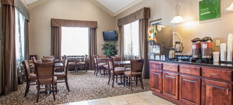 塔斯坎比亚-马斯尔肖尔斯舒适套房酒店(Comfort Inn and Suites - Tuscumbia/Muscle Shoals)图片