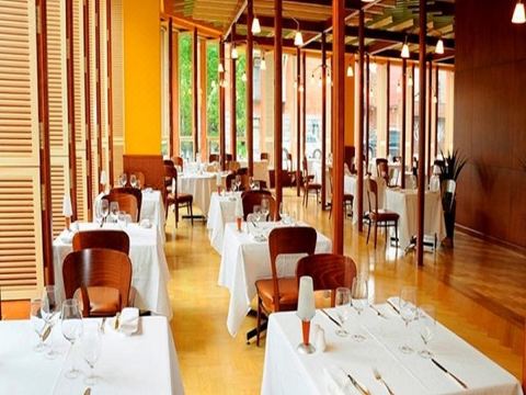 Hôtel de l'IthqHotel Overview