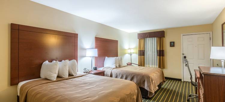 奥科尼湖附近凯艺套房酒店(Quality Inn & Suites Near Lake Oconee)图片