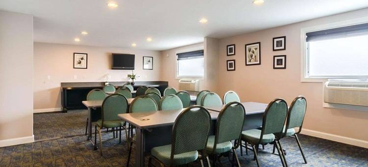 威廉斯堡中心罗德威套房酒店(Rodeway Inn & Suites Williamsburg Central)图片