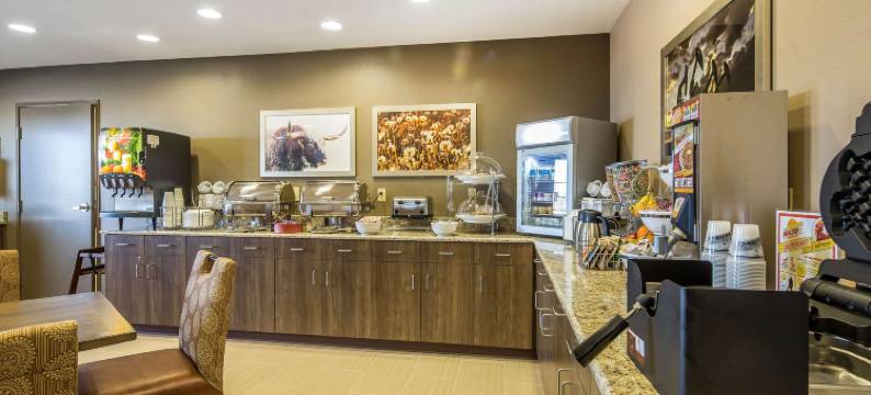 米德兰 I-20 郊区开放式客房(Suburban Studios Midland I-20)图片