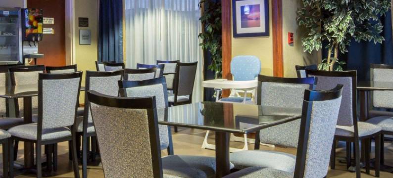 卡明舒适套房酒店 - 亚特兰大近福赛思北区医院(Comfort Suites Cumming-Atlanta Near Northside Hospital Forsyth)图片