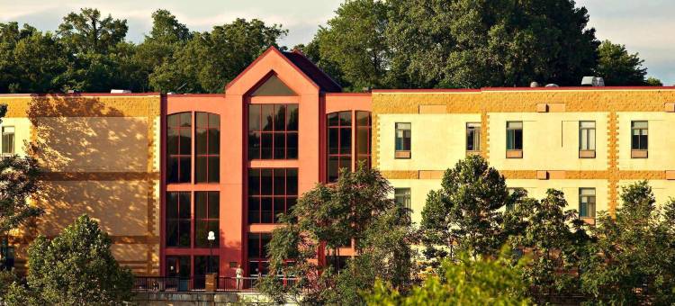 劳伦斯市中心万豪SpringHill酒店(SpringHill Suites Lawrence Downtown)图片