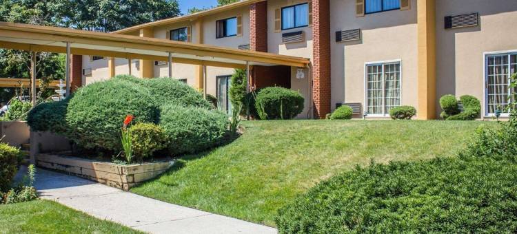 梅尔维尔亨廷顿站罗德威酒店(Rodeway Inn Huntington Station - Melville)图片