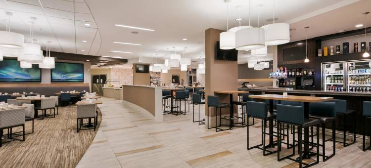 锯岭贝斯特韦斯特优质套房酒店(Best Western Plus Sawridge Suites)图片