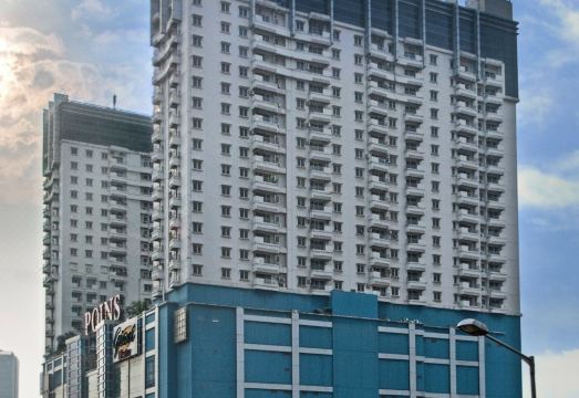 Grand Whiz Poins Simatupang Jakarta Hotel Overview