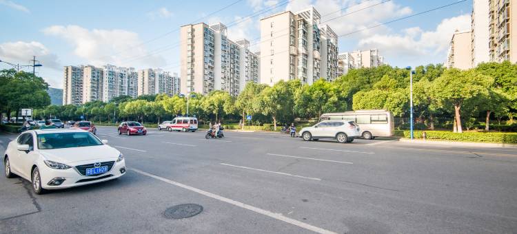 白玉兰酒店(无锡滨湖万达河埒口地铁站店)图片