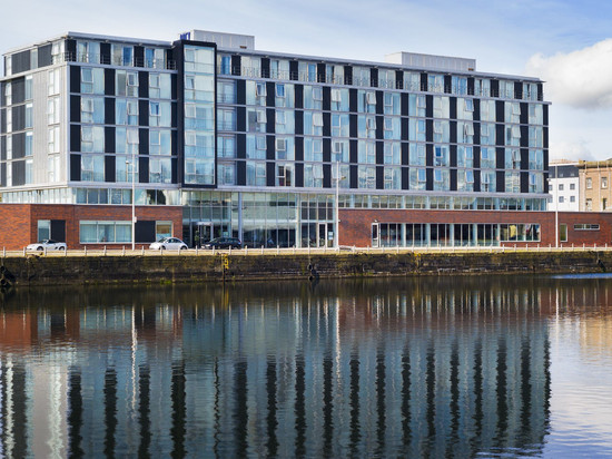 Apex 市码头酒店及水疗中心