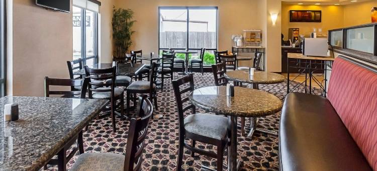 舒适套房酒店-曼哈顿(Comfort Suites Manhattan)图片