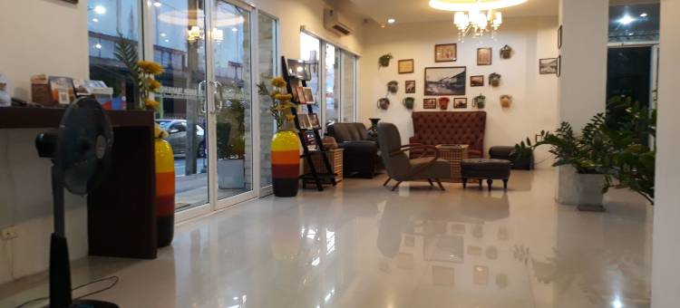 S2S奎因董里酒店(S2S Queen Trang Hotel)图片