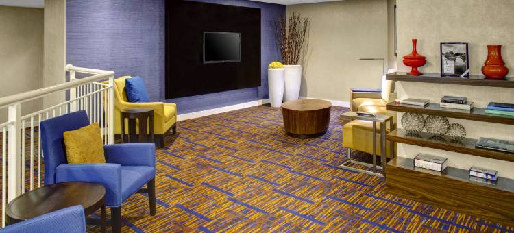 哥伦布市区万怡酒店(Courtyard Columbus Downtown)图片