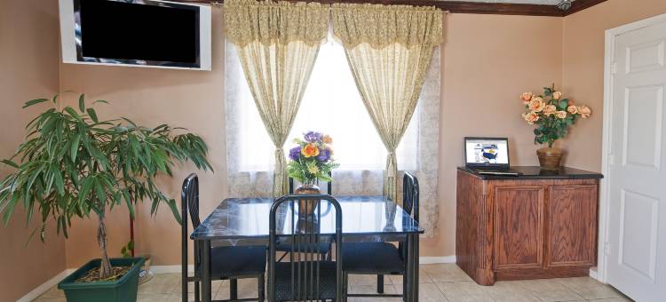 亨普斯特德草原景观美洲最佳价值套房酒店(Americas Best Value Inn & Suites Hempstead)图片