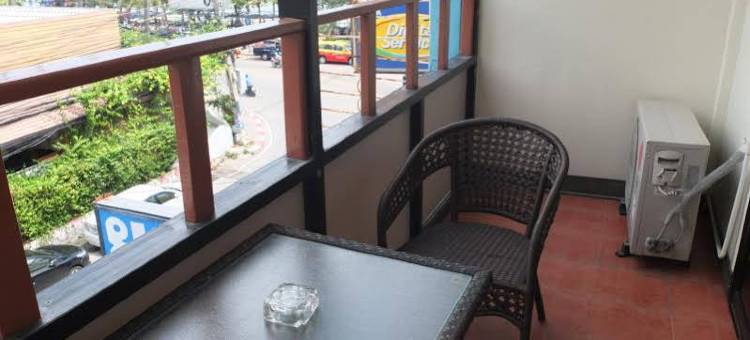 朋友咖啡厅中天海滩酒店(Friends Cafe Jomtien Guesthouse)图片