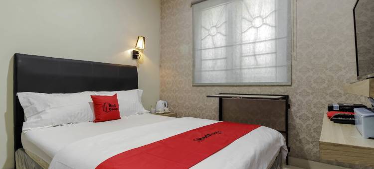 红多兹Plus酒店-近力宝西卡朗购物中心(RedDoorz Plus Near Lippo Cikarang Mall)图片