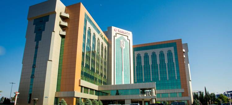 让斯温德姆华美达广场酒店(Ramada Plaza by Wyndham Gence)图片