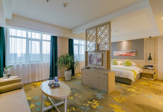 Venice International Hotel Hotel Overview