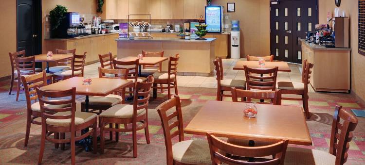 切特温德波默罗伊套房酒店(Pomeroy Inn and Suites Chetwynd)图片