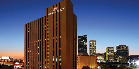 Crowne Plaza 休斯敦橡樹河