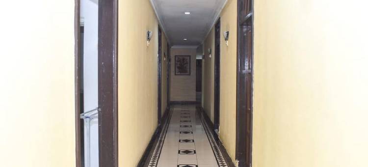 红多兹Plus酒店@蒂尔塔肯卡那酒店(RedDoorz Plus @ Tirta Kencana Hotel)图片