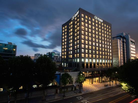 大學路奧拉凱酒店