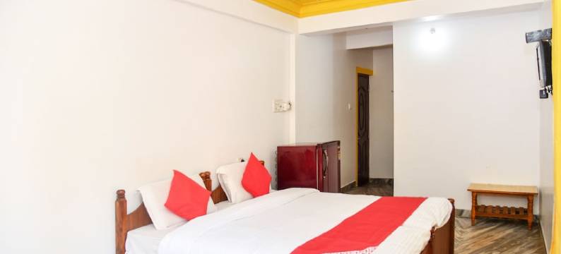 OYO 29697 荣耀拉茨费娜旅馆(Glory Lazfina Guest House)图片