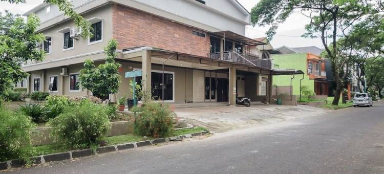 RedDoorz Plus Near Lippo Cikarang Mall 2图片