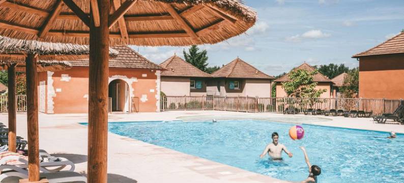 法国普赖萨克特雷斯酒店(Terres de France - Domaine de Claire Rive)图片